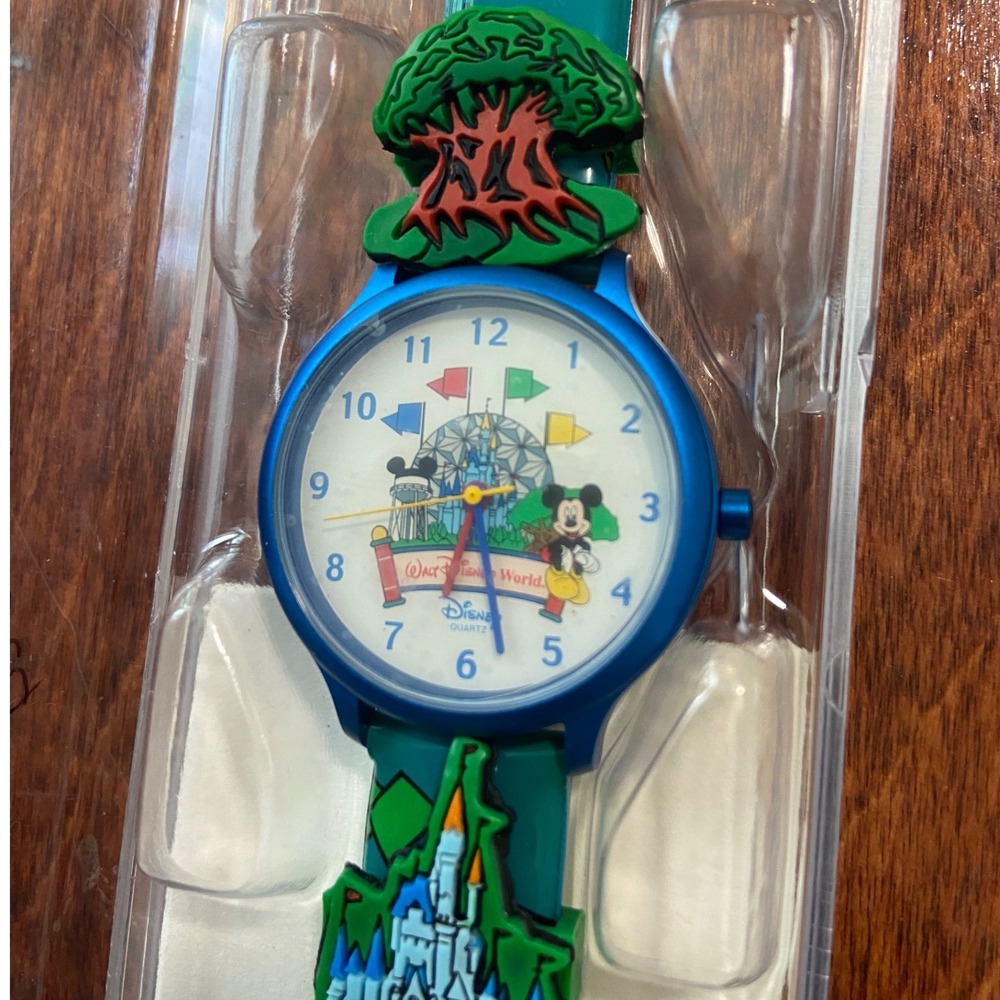 vintage Time Works Walt Disney World Parks Mickey Mouse Icons Watch plastic